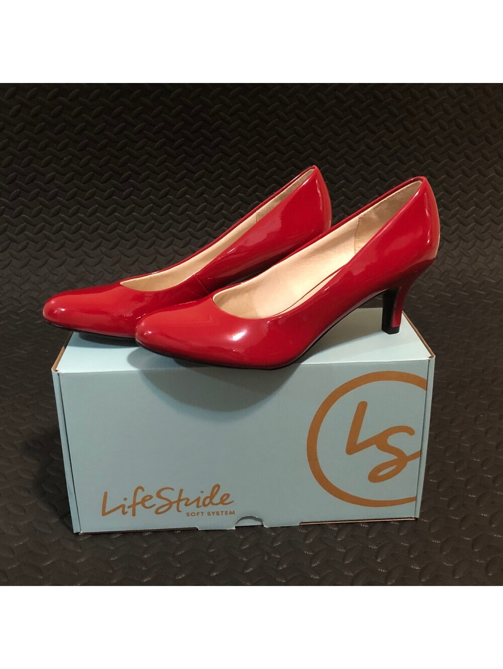 LifeStride Womens Parigi Red Patent Leather Mid Heel Almond Toe Dress Pumps 8.5N